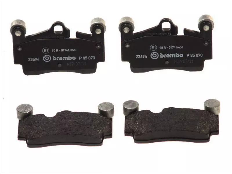 BREMBO Zestaw klocków hamulcowych, hamulce tarczowe P 85 070