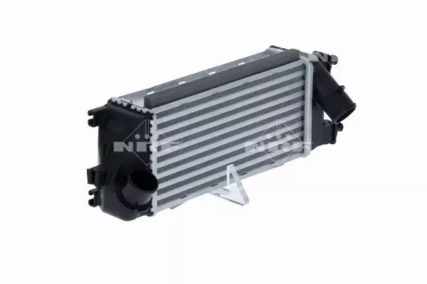 NRF CHŁODNICA INTERCOOLER 30341 