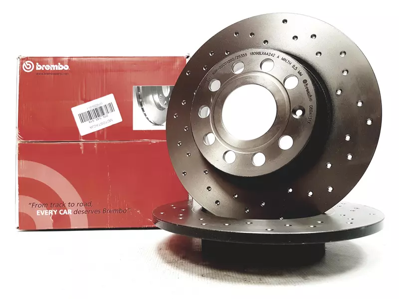 BREMBO XTRA TARCZE+KLOCKI TYŁ AUDI A3 8V 272MM 