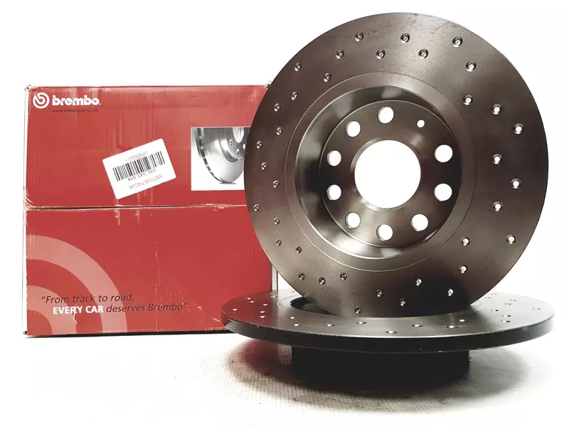 BREMBO XTRA TARCZE+KLOCKI TYŁ AUDI A3 8V 272MM 