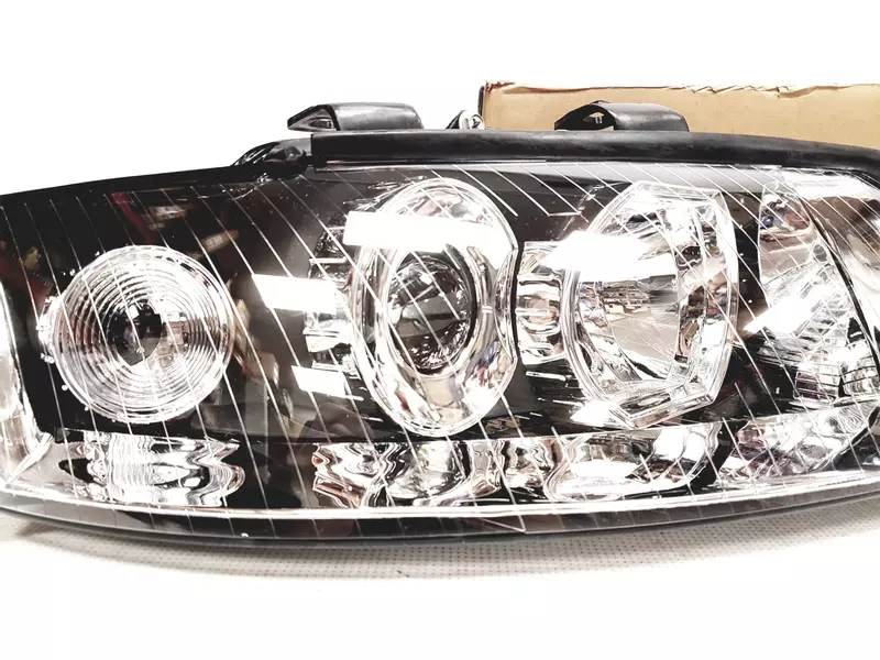 DEPO REFLEKTORY LAMPY PRZÓD AUDI A4 B6 XENON 2 SZT 