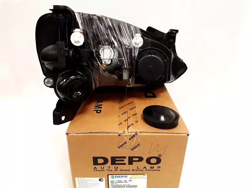 DEPO REFLEKTORY LAMPY PRZÓD OPEL CORSA C 00-03 