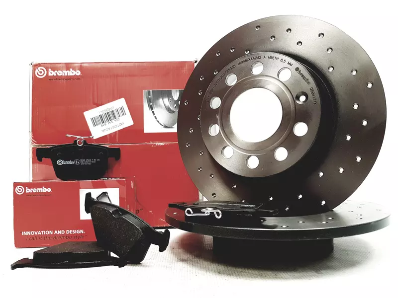 BREMBO XTRA TARCZE+KLOCKI TYŁ AUDI A3 8V 272MM 