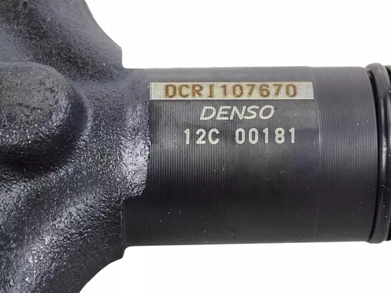 DENSO WTRYSKIWACZ CR TOYOTA AURIS E15 2.0 D-4D 