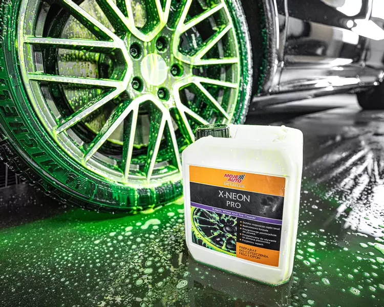 MOJE AUTO X-NEON PRO PREPARAT DO CZYSZCZENIA FELG I OPON 5L 