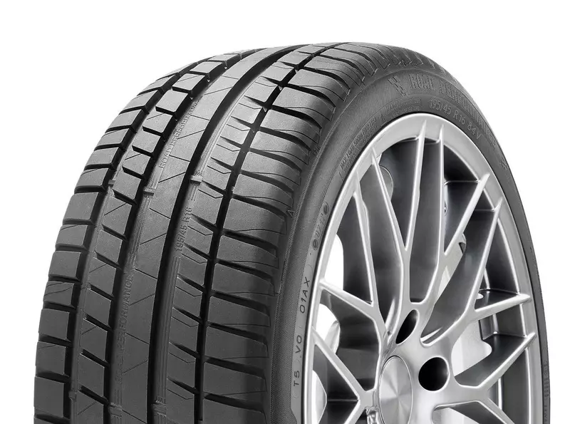 KORMORAN ROAD PERFORMANCE 205/65R15 94 H