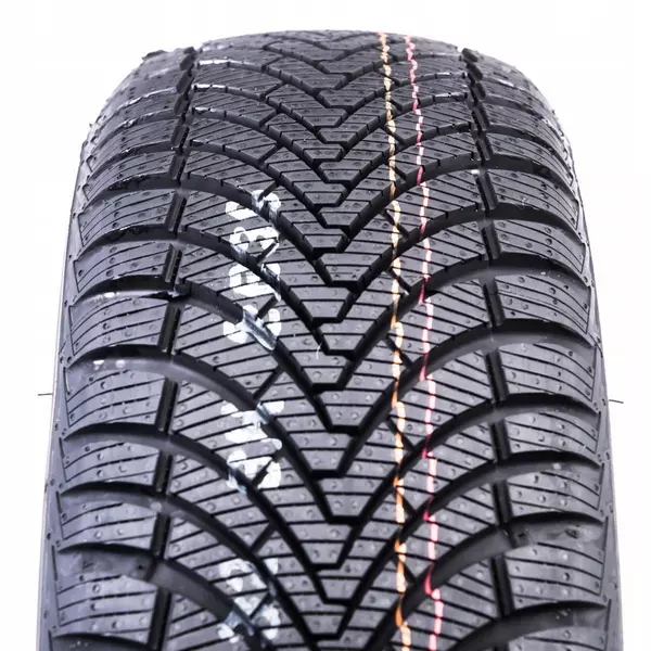 KUMHO SOLUS HA32 4S 225/55R19 99 V PRZYCZEPNOŚĆ NA ŚNIEGU (3PMSF)