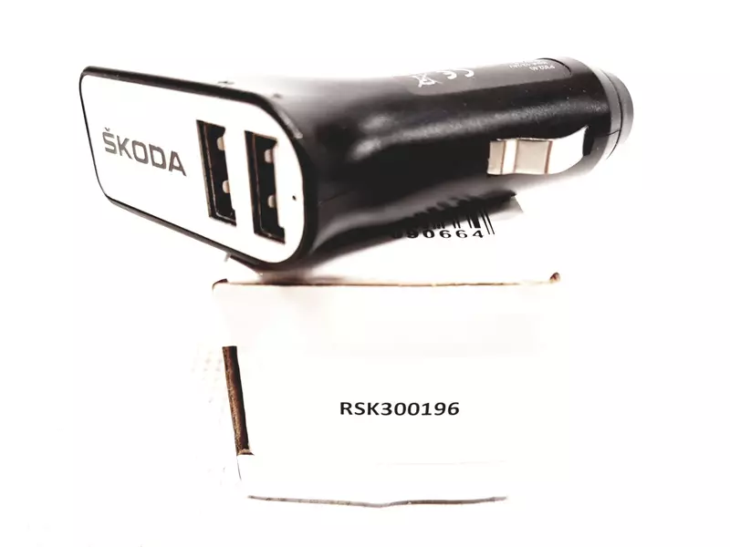 OE SKODA ŁADOWARKA USB Z NOŻEM DO PASÓW I MŁOTKIEM