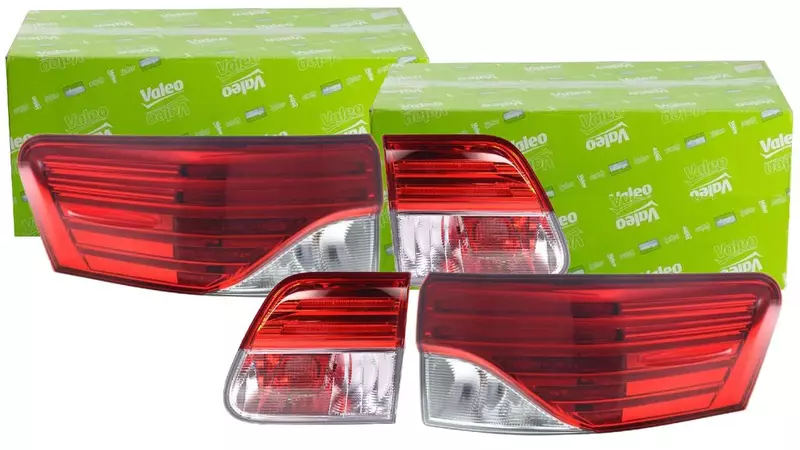 VALEO LAMPY TYŁ TYLNE TOYOTA AVENSIS T27 KOMBI FL