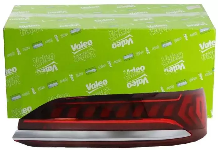 VALEO LAMPA TYLNA 047305