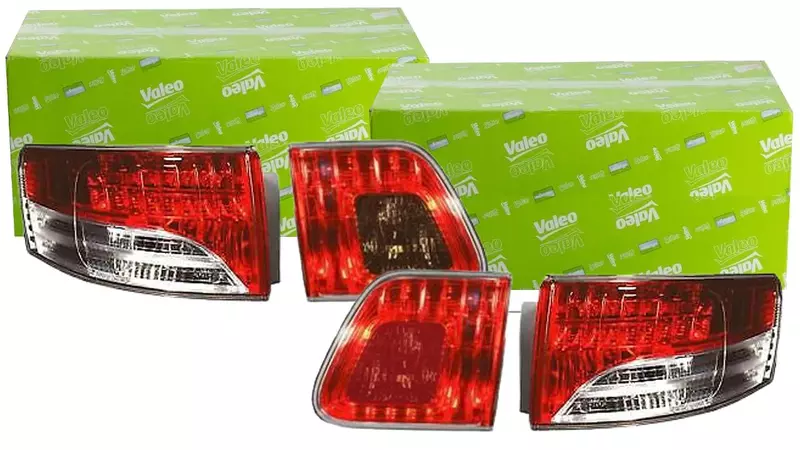 VALEO LAMPY TYŁ TYLNE TOYOTA AVENSIS T27 KOMBI