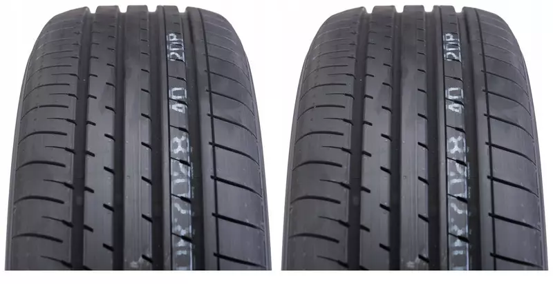 2xYOKOHAMA BLUEARTH-XT AE61 235/60R18 103 H RUN FLAT